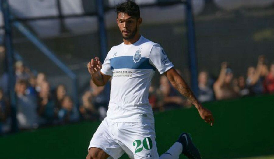 Omar Alderete cerca de ser nuevo jugador de #Huracán. El Globo le compraría el 80% del pase en 1,4 millones de dólares a #CerroPorteño. Vía @LautaroTsanchez