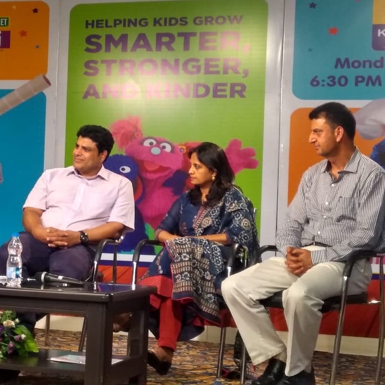 SesameWrkshpIND's tweet photo. Hello #Kashmir! Happy to launch Galli Galli Sim Sim on @DDKashirChannel today. A sneak peek from the launch event. #nowinKashmir #TuesdayThoughts #kidsofKashmir #launch #kids https://t.co/5ADq8Us8G3