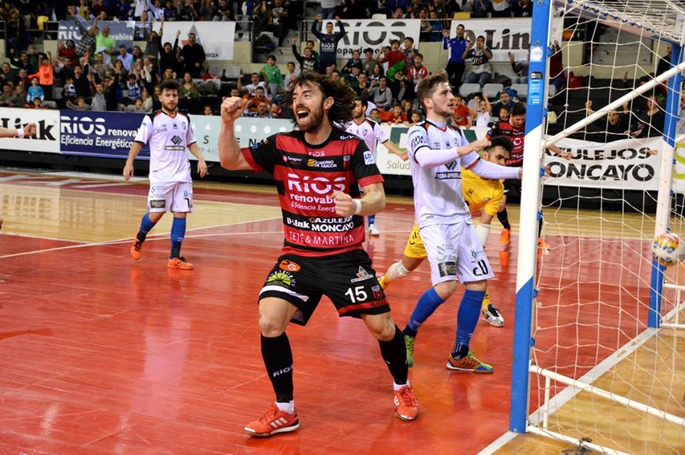 Imagen vía: Fútbol Emotion Zaragoza Imagen vía: Fútbol Emotion Zaragoza