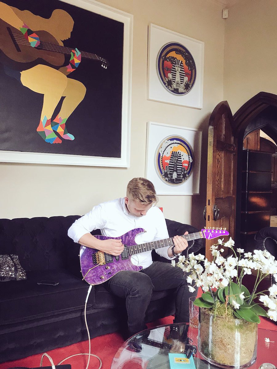 Carlsberg don’t make record labels but if they did.. they’d make <a href="/NUAent/">NUA Entertainment</a> 💜🎸 Thank you for such an incredible gift! #andersonguitars #rt #amazing