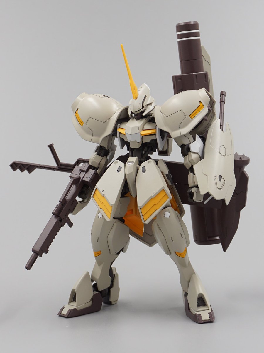 Specterying ガルバルディリベイクと鉄血フレームのミキシングて ガンダムグシオンリベイク リペア になりました 一期の最後 ボロボロのリベイクを修復し 重装備を付けた 結局動き鈍いて 火星の地面戦や接近戦に向いてないから ある程度のデザイン