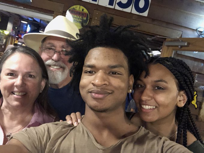 DiU1viBUEAA8-Xd.jpg:small