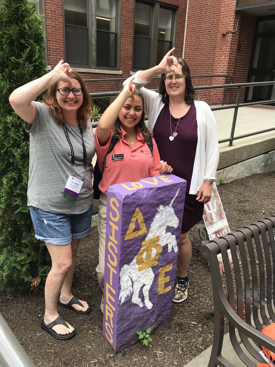 JWUDPhiE's tweet photo. Our sister Yazmene is working this summer on the Orientation Team at JWU and ran into Alumnae from our chapter and other chapters! 💜💛🦄 #jwudphie #dphiesummer #deephersummer #not4yearsbutforlife https://t.co/MgWmpw5T3H