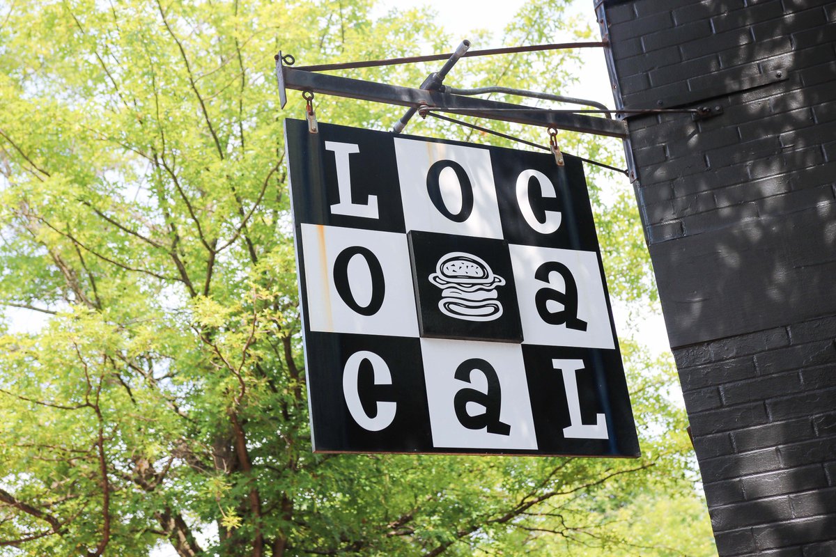 KeeneState_'s tweet photo. Burgers 🍔, fries 🍟, and shakes 🥤... oh my! Incoming Owls, you'll want to visit Local Burger on Main Street. Burger styles range from southwest to teriyaki, made with locally-sourced ingredients, including vegetarian fare. One of the many delicious spots in #yourKSCbackyard. https://t.co/82e5LhHLz8
