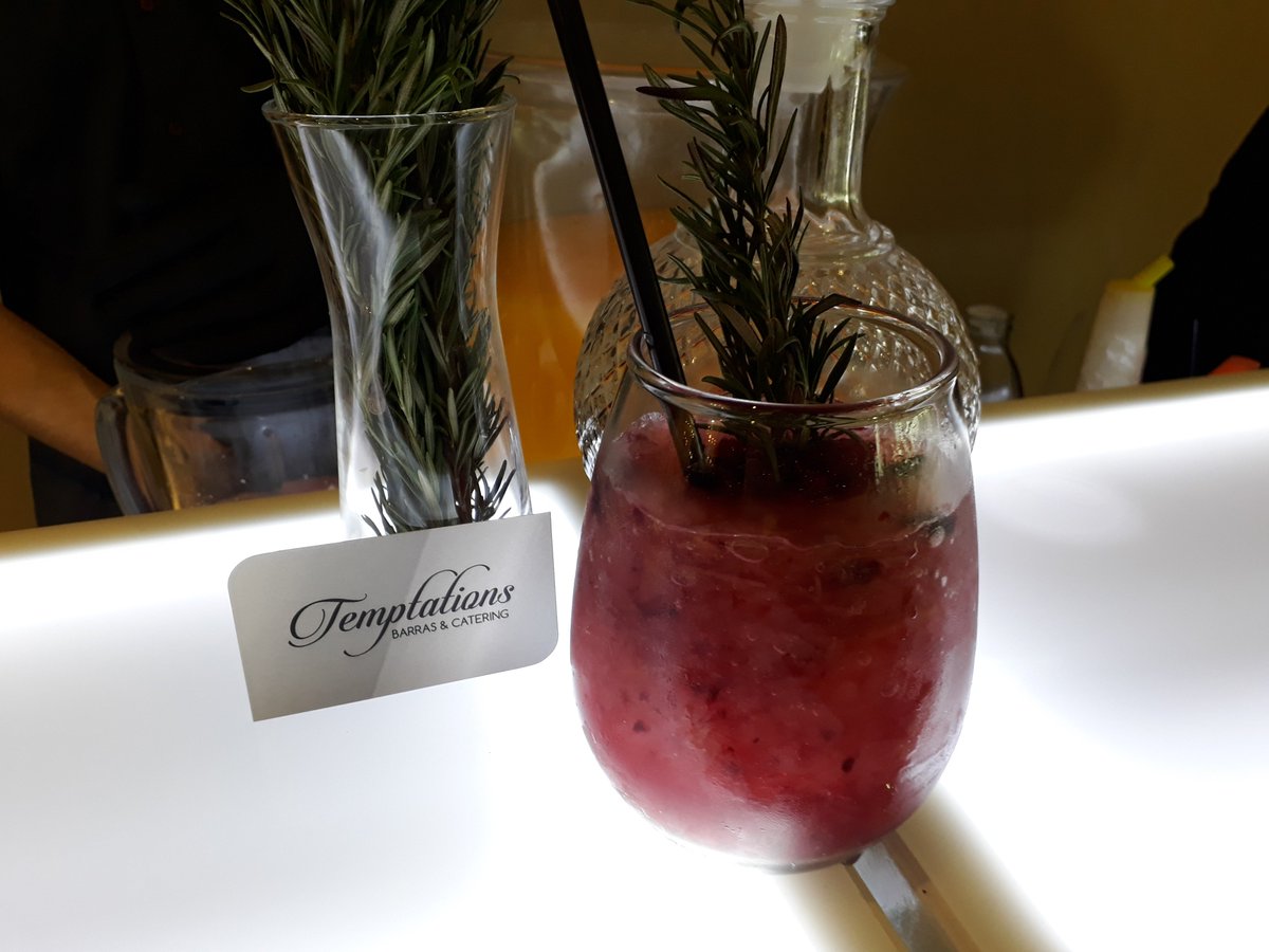 bartemptations's tweet image. En el cumple de Alma, presentando nuestro nuevo modelo de barras. @bartemptations  Temptations.com.ar