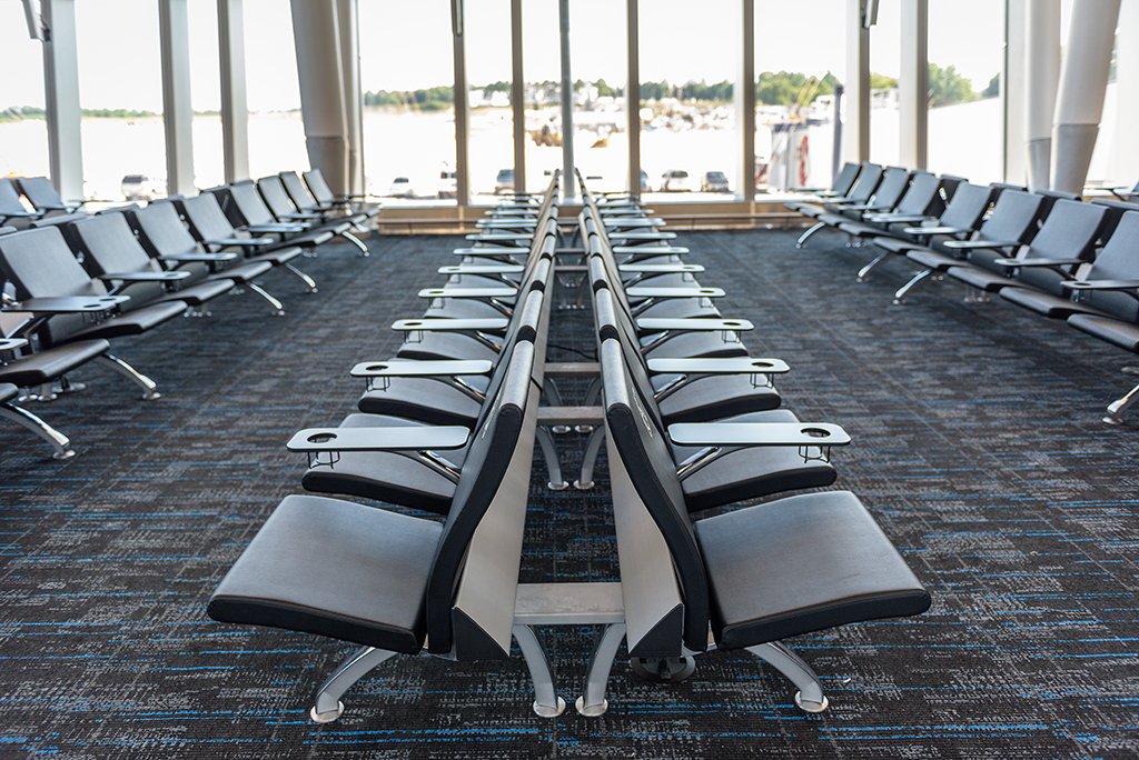 Clt Airport On Twitter 957 Seats 957 Power Outlets