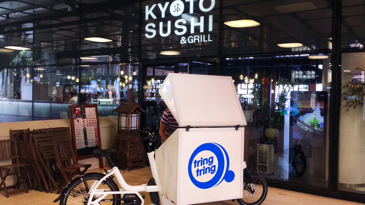 Super fresh salmon for Kyoto Sushi and Grill Amsterdam Central Station in our brand new cool bike <5 degrees 
#urbanlogistics #green #ondemand #cargobike #ZeroEmissions  #SmartCity