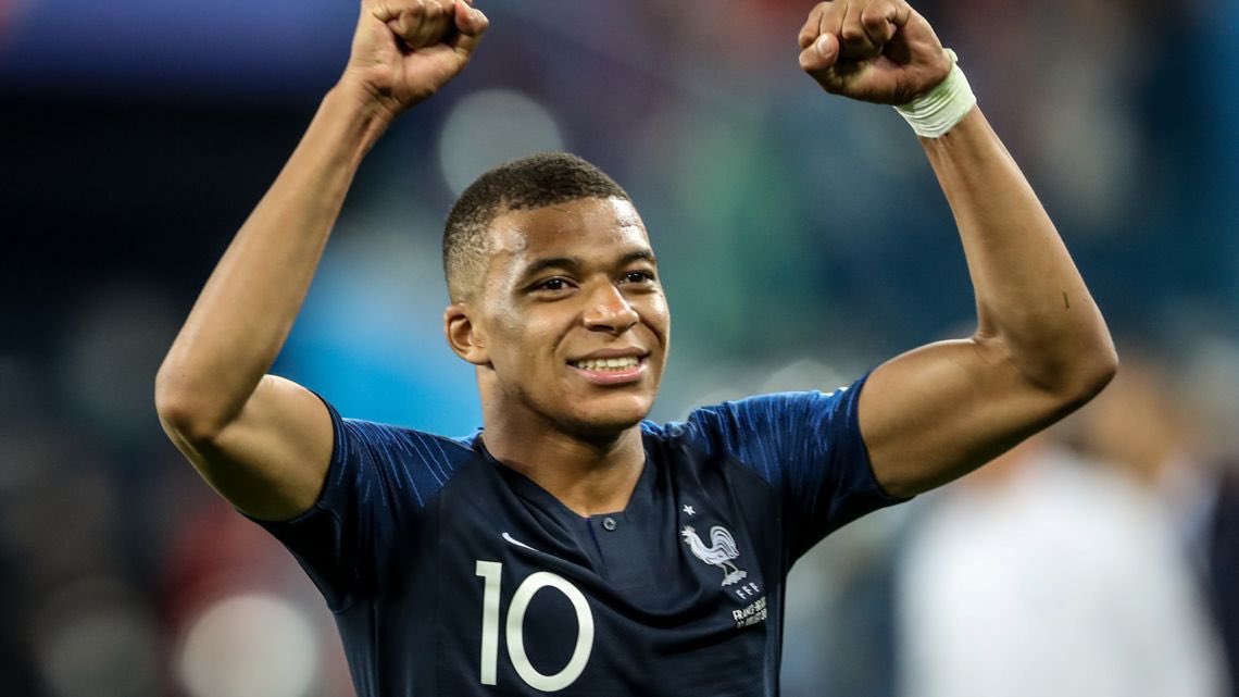 FondLejeune's tweet photo. Kylian Mbappé reverse toutes ses primes du Mondial à une association venant en aide aux enfants #handicapés !
BRAVO champion 👏
⭐⭐ #FiersdetreBleus
https://t.co/cyvBp97756 https://t.co/NAZoGIXrH0