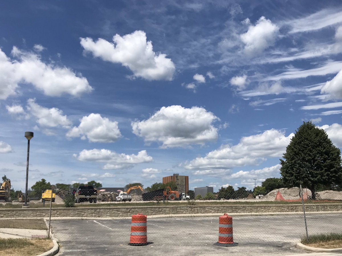 GCPepperguy's tweet photo. ... also. #harshman is really gone. Weird. Better get a shirt from @BGMemoriesTees ... @bgsu https://t.co/xjd0cCLsiC