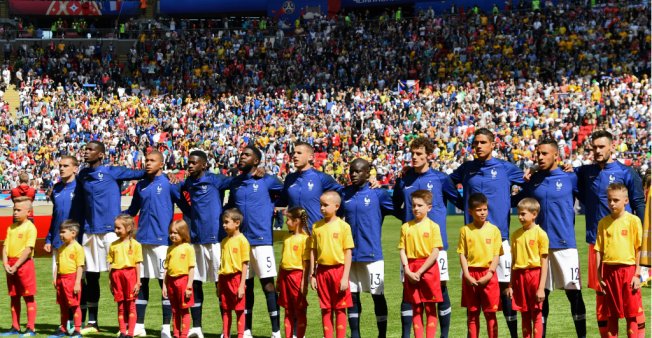 isabelle1z's tweet image. Mondial-2018 : les Bleus, au carrefour des questionnements identitaires français Dans une France traversée par les questionnements identitaires, la victoire des Bleus en finale de la Coupe du monde – une équipe aux origines multiples – a mis tout le monde d&apos;accord.