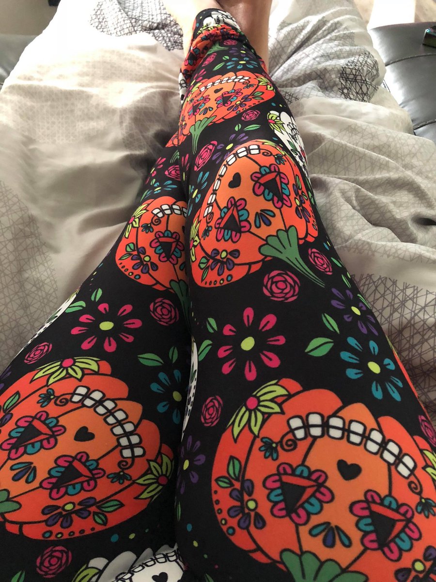 ArmyBrat_2018's tweet photo. #armybratboutique #Halloween #Leggings #legging #pumpkin #cantwaitforfall https://t.co/9fTDVF5xQ5