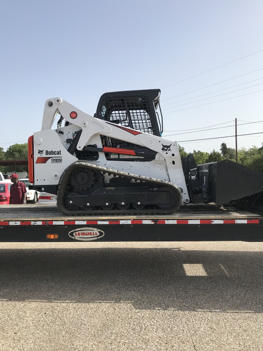 concretepaver1's tweet photo. It’s a great day when We get new equipment https://t.co/BnrTEnDrh6