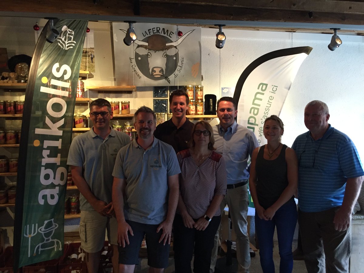 fdumont02's tweet photo. L’équipe de l’@agrikolis Tour, @ced_guyot
et son équipe sont dans l’#Aisne avec les conseillers @GroupamaNordEst #Territoires #Innovation #startup #Partenariat #agriculteurs
#diversification #avenir https://t.co/It9D0FwM2f