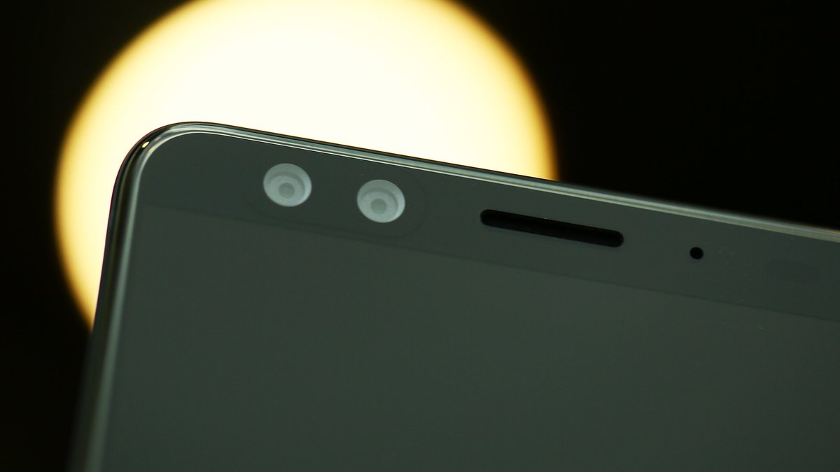 Каков бы ни был момент - НТС U12+ готов запечатлеть его в мельчайших деталях.
✔Двойная основная и фронтальная камеры 
✔UltraSpeed Autofocus 2 (фазовая + лазерная системы автофокусировки)
✔Оптическое увеличение до 2х и цифровое до 10x 
✔Автоматический зум одним прикосновением