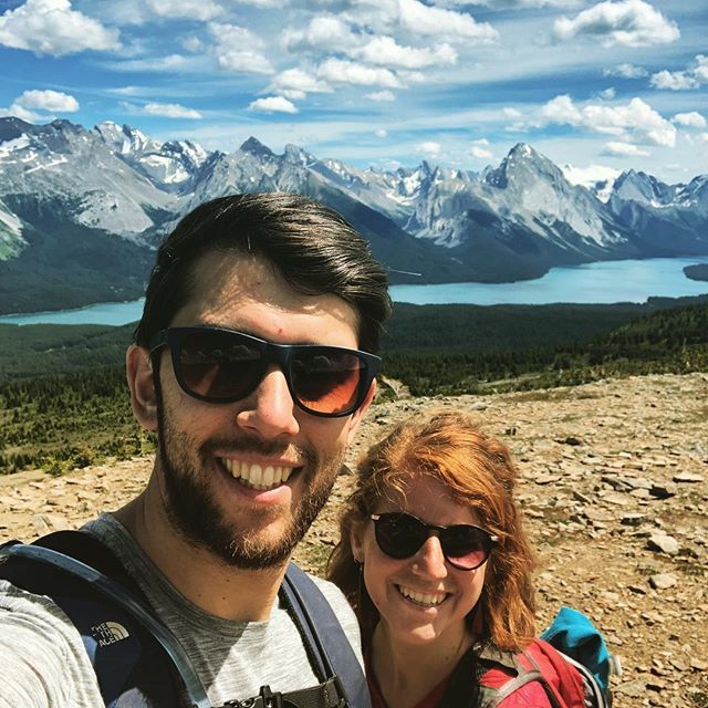 ChristopheVanM's tweet photo. Just too late for bear feeding 🐻 on top of the Bald Hills in Jasper, Canada 🇨🇦 still enjoyed the view though https://t.co/e5p3faiyH9 https://t.co/Sm40oG4hGj