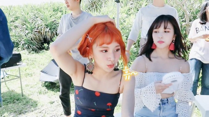 minachaengpics's tweet photo. it must be so hot in there. 🌻 https://t.co/a1R1wSnxLk