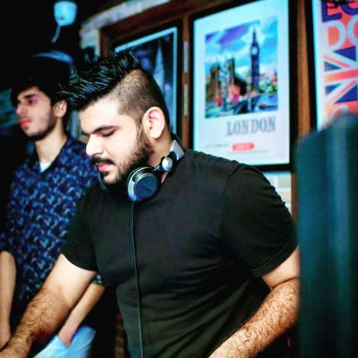 DjNanak's tweet photo. Saturday Night @TipplingStreet Mumbai https://t.co/jmcgIXB7XB