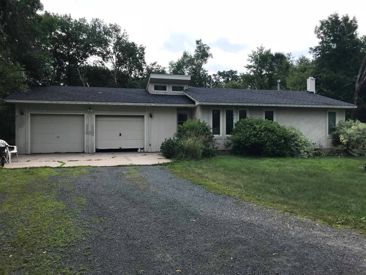 MnUpper's tweet image. *New property alert!* 2.3 Acre Quiet Lot in Forest Lake MN! $197,000 Cash Price with an ARV of $260,000! 3 bed/2 bath! For more information please submit a DM! #realestateinvesting #RealEstate #fixeruppermn