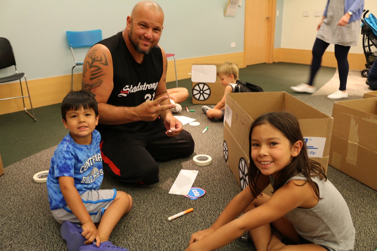 OrlandPkLibrary's tweet photo. Families had fun at Choo! Choo! Toddler Drive-in on Monday at the library. #librarydads #librarymoms #storytime #readingtakesyoueverywhere #librarylife #supportlibraries #OrlandPKLibrary #LoveMyLibrary https://t.co/XUN7lapEhi