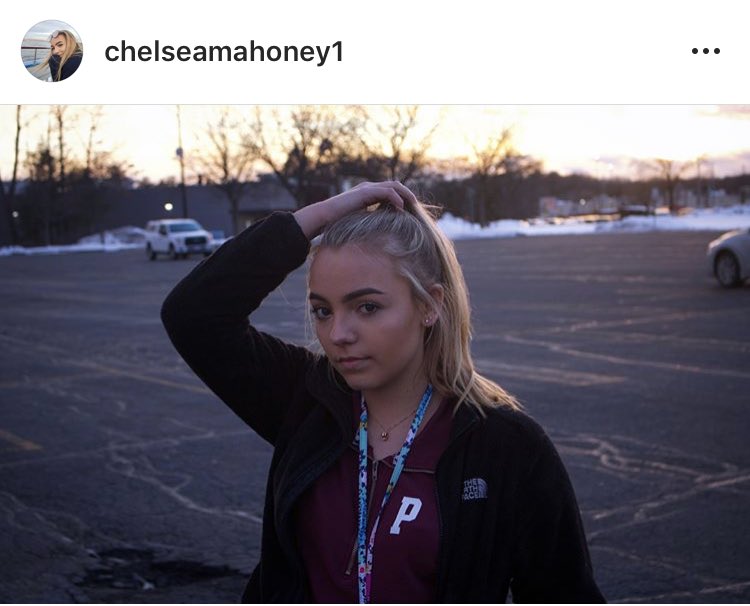 ChelseaMahoney3's tweet photo. @PeytonList people keep telling me I look like you! I take that as a compliment☺️ https://t.co/Uc3cRKg8B0