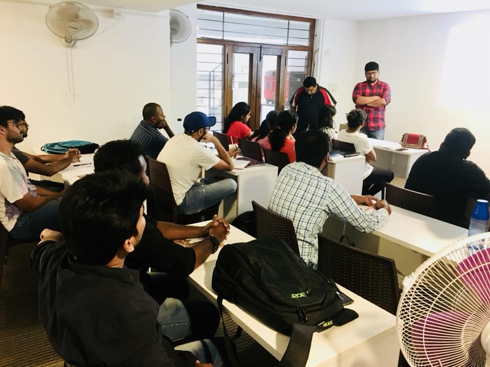 Design_Boat's tweet photo. Here is the sneak peek of weekend batch at #Bengaluru Headquarters! Welcome to DesignBoat family, let’s do some serious learning.
#UX #UI #Weekend #Bangalore #LearnDesign #UserExperience #UserInterface #ClassroomTraining #Mentors #Pune #PracticalClasses #UCD https://t.co/RHsASlfYnA