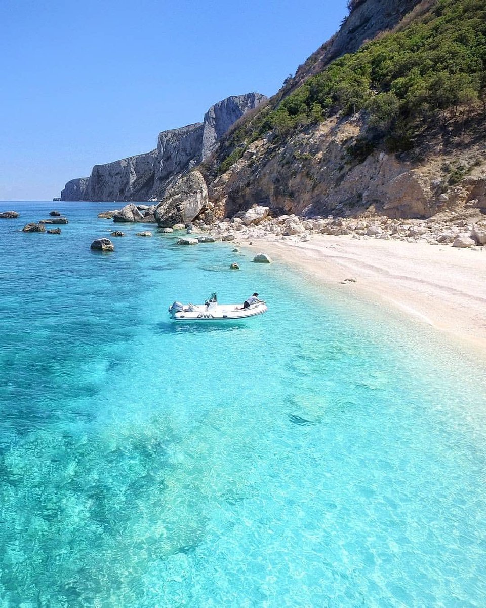 visual_supply's tweet image. Need a vacation here 🌊