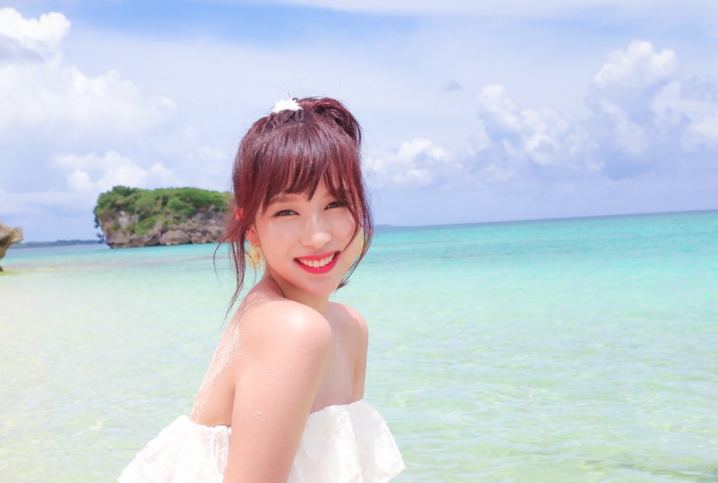 minachaengpics's tweet photo. their smile enlightened the whole world https://t.co/R4ycIwg3Y6