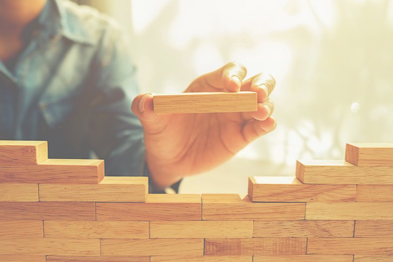 EliasAisNow's tweet photo. Killian Evers, VP of User Experience, @VeritasTechLLC, highlights the 3 elements of outstanding design to improve the #UserExperience. https://t.co/kL1DQh9aE7 #TruthInInformation #UX https://t.co/iRomMNMJJS