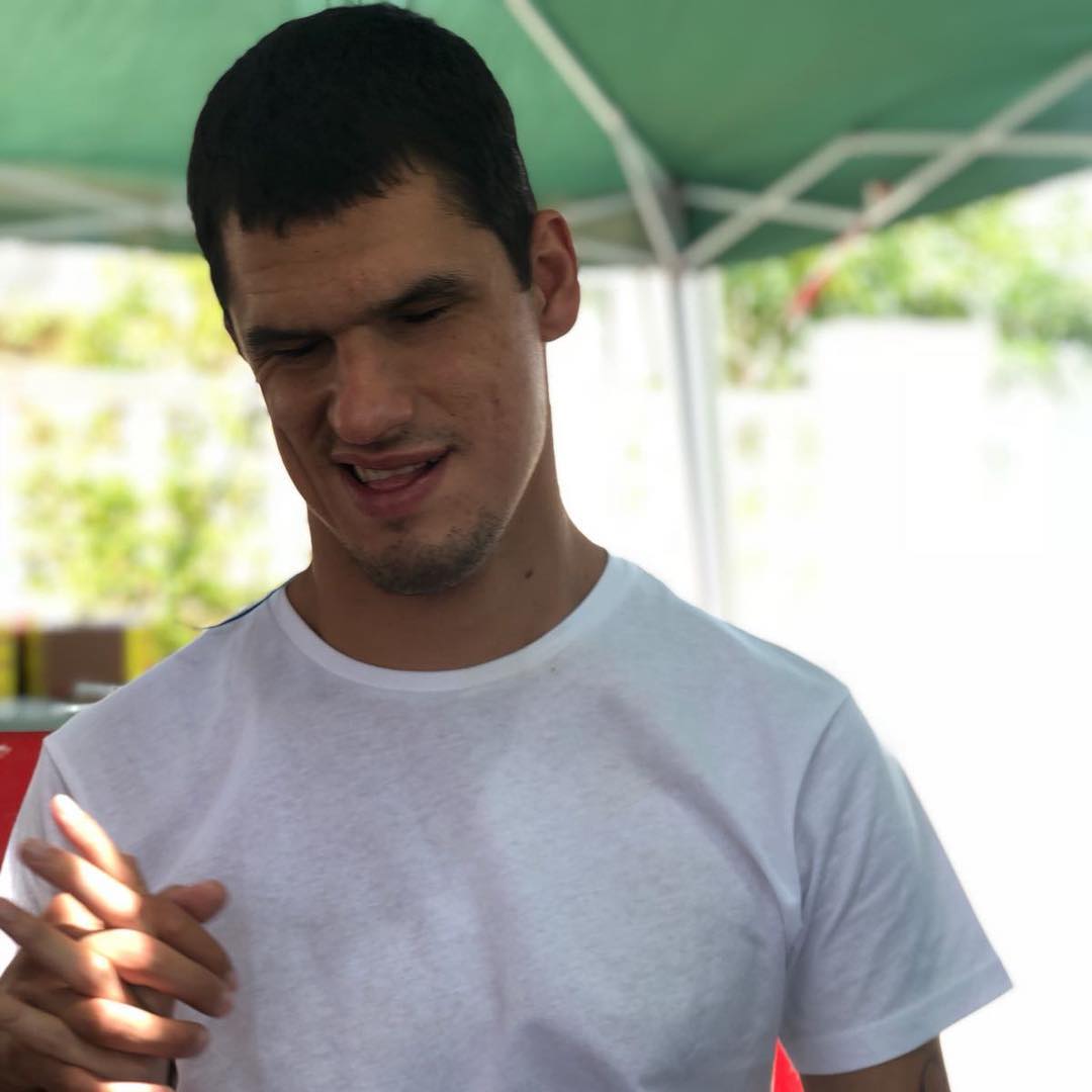 NecaserElite's tweet photo. @Jorge_Espanna  usa #hypersphere y medias de descanso @Sportlast pero ¿quien es Jorge España?
Es todo un campeón 💪, acaba de terminar su 2ª travesía de la playa de Almassora . Ahora se prepara para su 1º triatlón.
Info:
📱 (+34) 976 379 564
💻 https://t.co/7hozD7bHwK
#terapias https://t.co/knGhWBTRYf