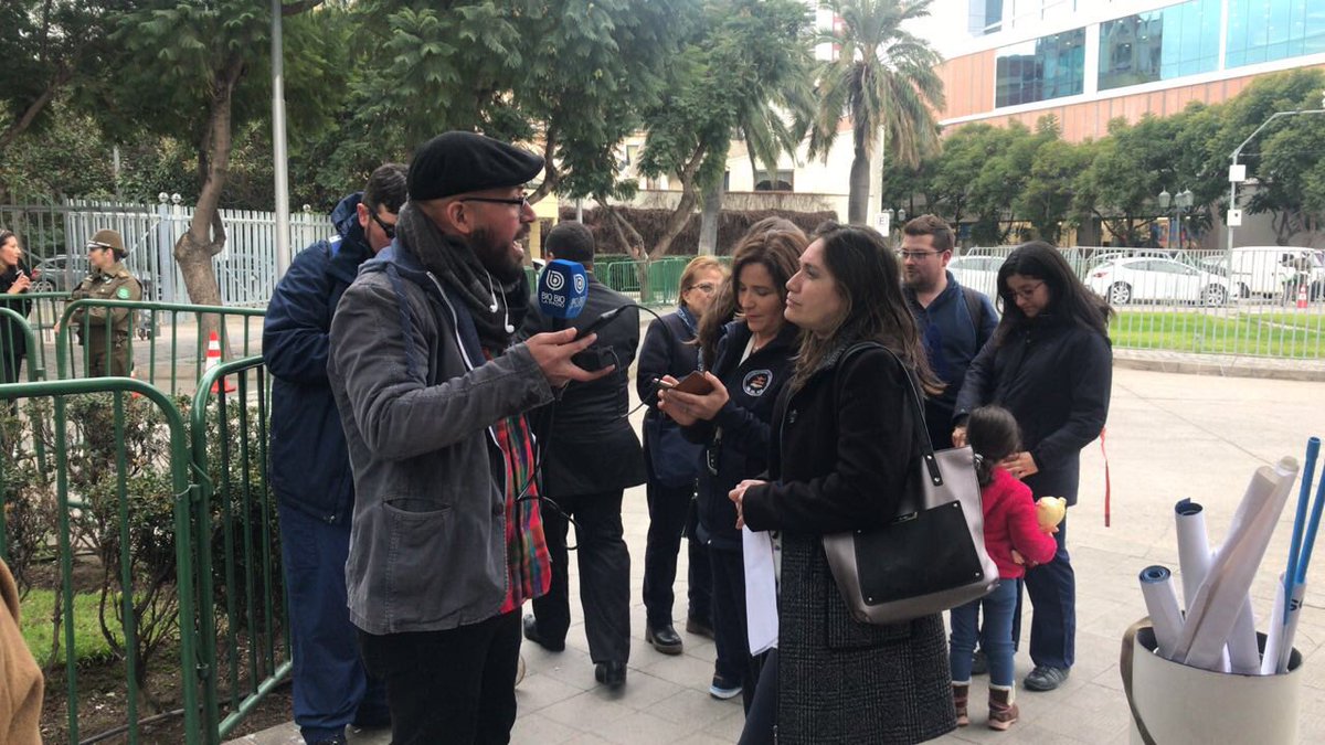 colegioenfermer's tweet photo. Ya instalados en #Valparaiso #quesecumplaloqueeldictamendetermina 
#quesecumplalaley 
Hoy marchamos por nuestros usuarios y por la defensa de nuestra profesión https://t.co/NH4GhFYLbm