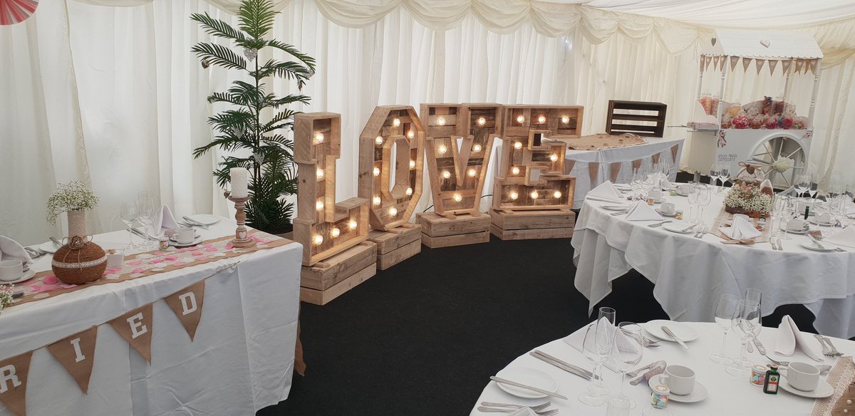 SCREAMENTERTAIN's tweet image. #Rustic #Rusticlove #wedding #Bride #birmingham #Coventry #Leicester