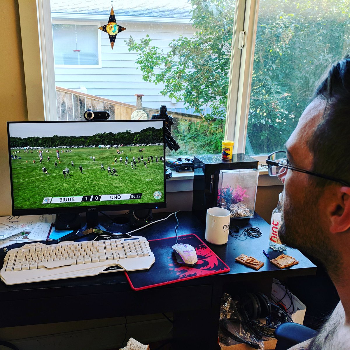 striveanduplift's tweet image. Hmmm, @jockeyethefish and I have lots of work to do today. OH WELL. #ultimateproblems #WUCC2018