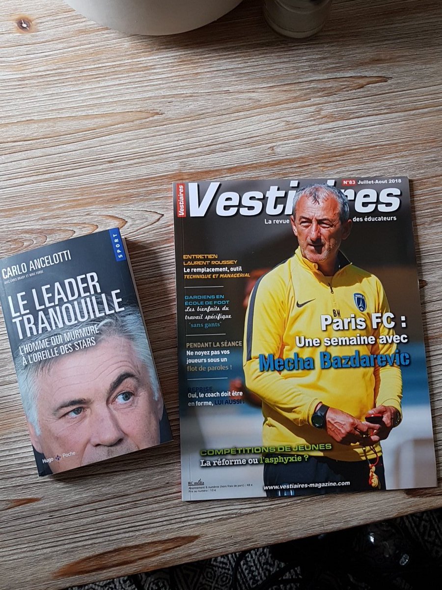 MaxFaure78's tweet photo. Lecture des vacances ⚽🌟🌟#teamesb2 #Football @EsbFoot @VestiairesMag https://t.co/FJjwtIlSDm