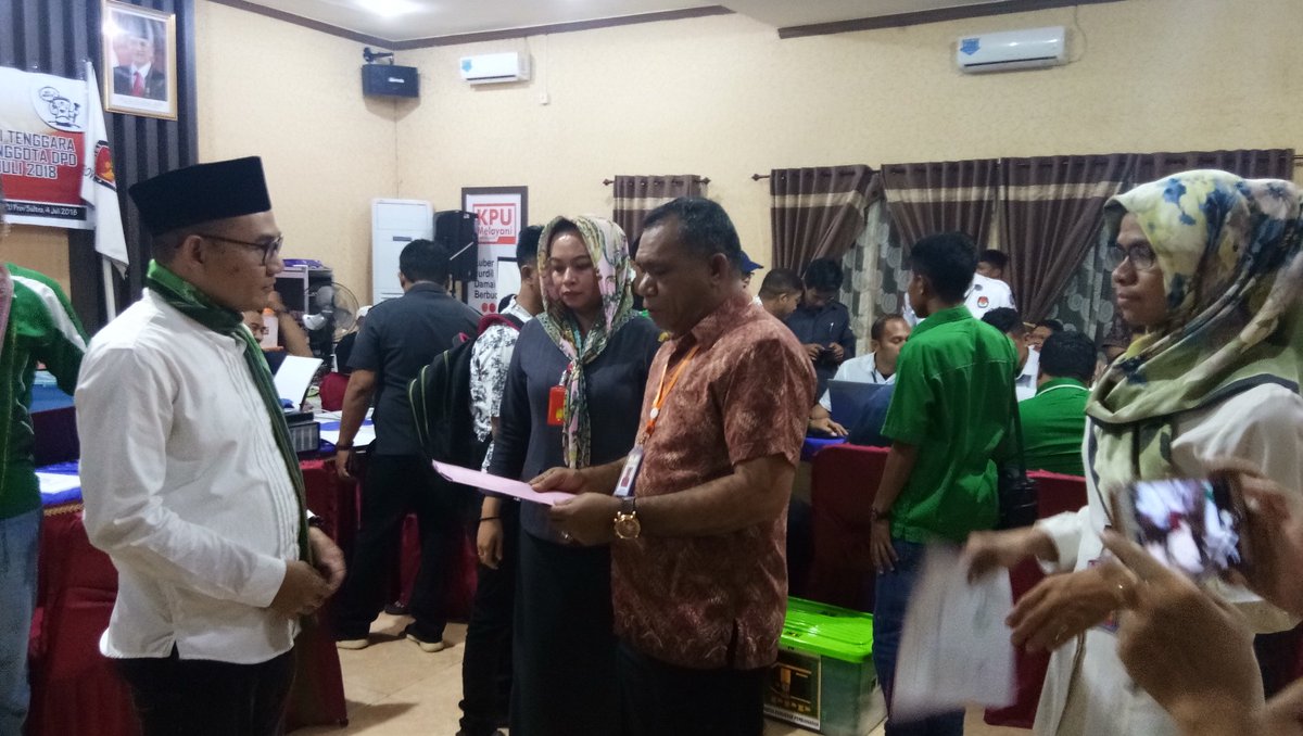 DPW PKB Sultra menyerahkan  Dokumen Bakal Caleg DPRD Prov. Sultra  ke KPU SULTRA

#JokowiCakImin 

<a href="/cakimiNOW/">A Muhaimin Iskandar</a>    <a href="/DPP_PKB/">DPP PKB</a> <a href="/pkb_news/">#JokowiMarufAmin</a>  <a href="/Jazilul_Fawaid/">Jazilul Fawaid</a>
