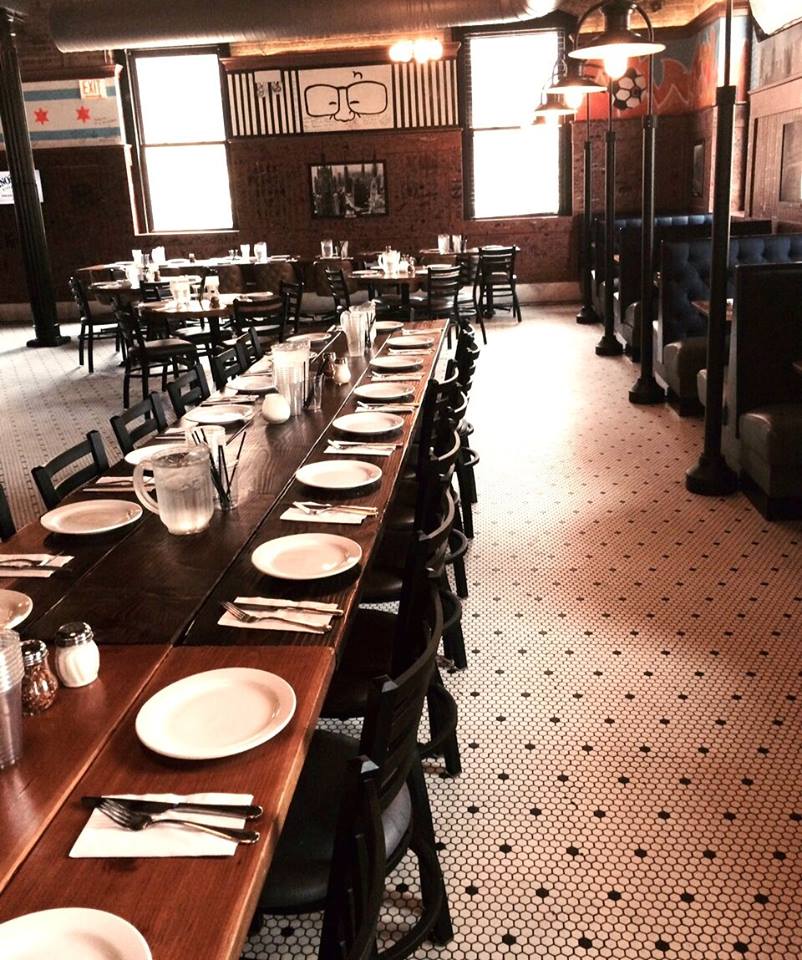 RehearsalDining's tweet photo. Gino's East is the spot to make your event truly legendary. Unique to this location is the Brewery and Comedy Bar. The spacious rooms can accommodate groups from 15-230.  Visit https://t.co/v3AgAokC8x for more menus and offers. https://t.co/KHC7wBW2Yy
