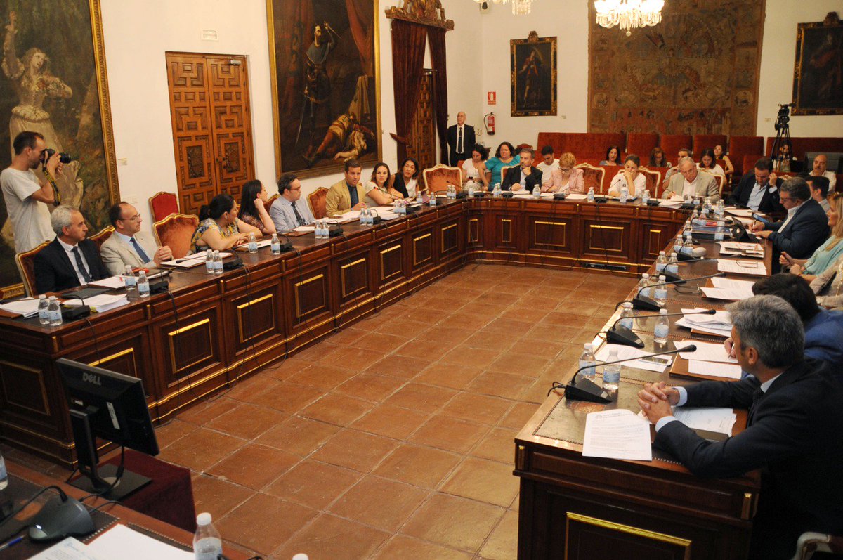 arc_rute's tweet photo. El Pleno de @dipucordoba ha aprobado, entre otras cosas, destinar 245.000 euros entre las mancomunidades en el marco del Plan de Asistencia Económica. https://t.co/glDsGQ8onT