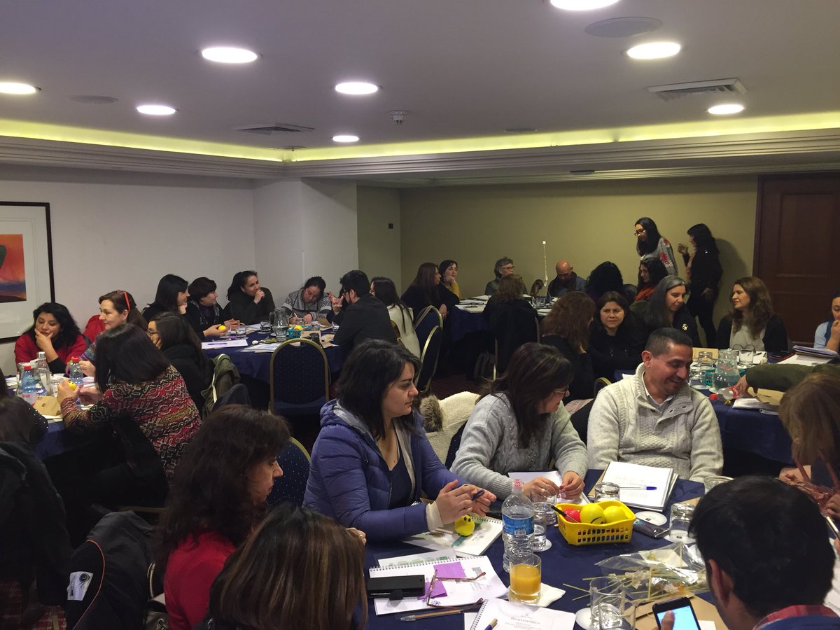 borisalvarez's tweet photo. Conversando durante #duanunoa sobre desafío del diseño con profesionales de @MuniNunoa en @HPSanFrancisco https://t.co/UC8XEzQWrU