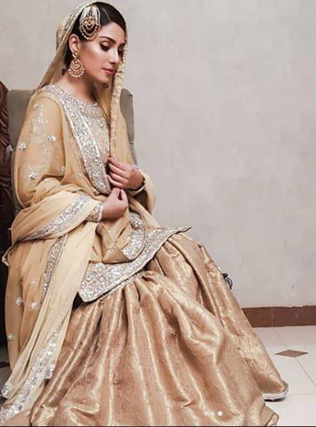 MediaSpringPk's tweet photo. Rabail’s Nikkah Look !!!
#KoiChandRakh - Coming Soon
#AyezaKhan https://t.co/pamRCCSMfV