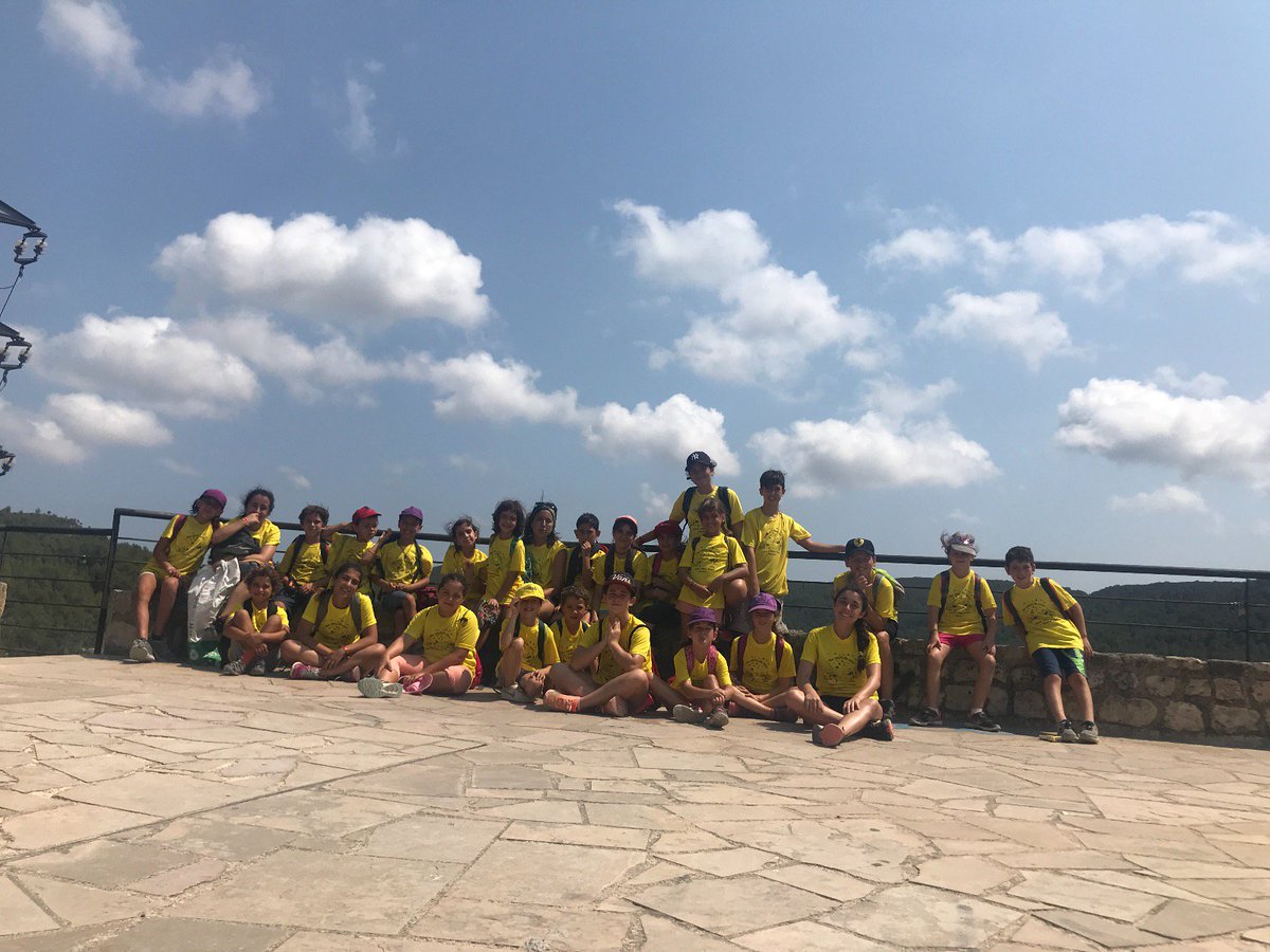esplaixiribec's tweet photo. Durant 8 dies, els nens i nenes de a Randa de Petits, han viscut les diferents etapes de les papallones, per acabar aprenent a fer servir les ales!

#colòniesdestiu #tandapetits 
#santmarçal #25anys 
#fesservirlesales #estiu2018
#colòniesiesplaixiribec 
#esplaixiribec #somesplai https://t.co/L6JHUCyLYi