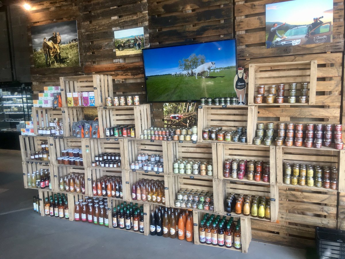 Assiette_AA's tweet photo. @Assiette_AA découvrez nos dizaines de nouvelles références 100%🇫🇷 pâte à tartiner bio sans huile de palme,  jus, smoothie, fizz, tartinade apero, olives, vinaigrette...  @villedenevers #BIO #agriculture https://t.co/8EkaagkAfR