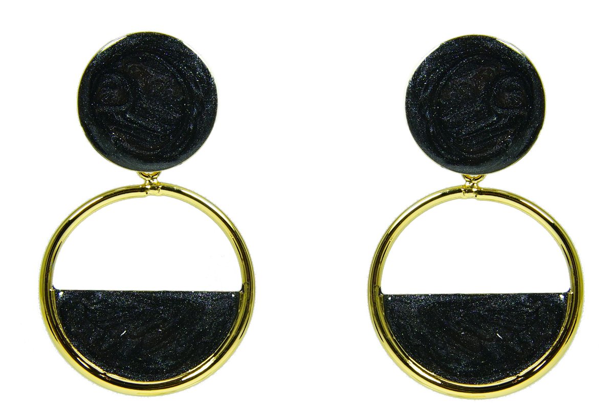 CMComplementos's tweet image. Apuesta todo al negro. 
#pendientes #earrings #esmalte #verano #moda #valencia