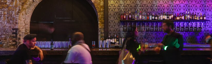LeakeStArches's tweet photo. We’re loving @26LeakeStreet’s #RatBar26, a fab pop up with chilled vibes and a great selection of drinks https://t.co/Hh9JTqfBLP #LeakeStreetArches #Banksy https://t.co/QSt8kSJZyD