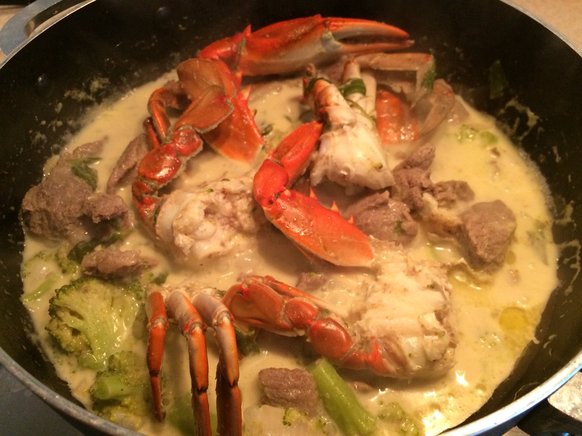 CryptoBandogge's tweet photo. Homemade #Thai #GreenCurry dish with #BlueCrab #Steak #Rosemary #Thaibasil #ItalianBasil #Herbs https://t.co/KMNsCXnXdq