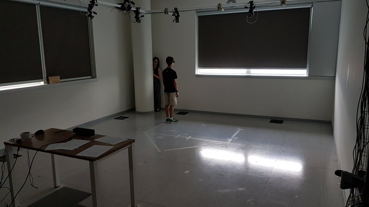 WeDrawproject's tweet image. WeDraw is playing with geometry! we asked blindfolded children to depict geometric shapes according to different sounds or to place them in the room to test their space perception @IITalk #geometric #spaceperception