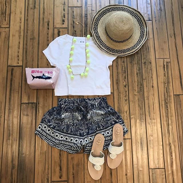 Lolobag's tweet image. Reposting @gtangerine1:
...
Come shop with us until 6:00 today! We’re air conditioned! #greentangerine #tolani #subtleluxury #lolobags #threedots #jackrogers #lovemyjacks #ootd