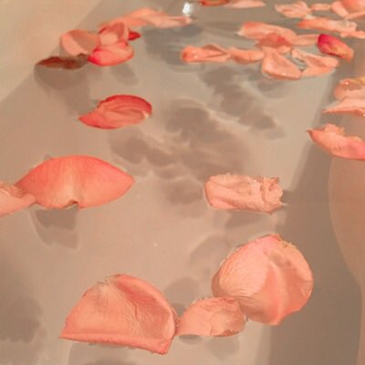 itfeelquotes's tweet image. Don't fall in love just because someone pats a little bit of attention to you.

อย่าตกหลุมรักใครง่ายๆ,
เพียงเพราะเขาหันมาให้ความสนใจเล็กๆน้อยๆกับคุณ