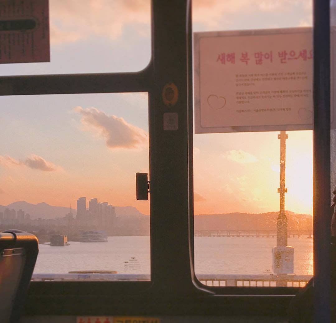 itfeelquotes's tweet image. Don't fall in love just because someone pats a little bit of attention to you.

อย่าตกหลุมรักใครง่ายๆ,
เพียงเพราะเขาหันมาให้ความสนใจเล็กๆน้อยๆกับคุณ