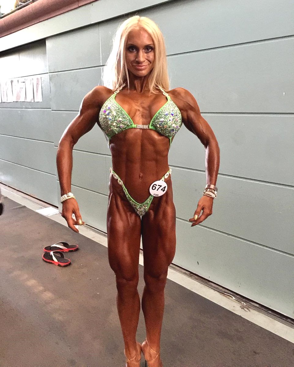 WeightliftingC's tweet image. #cleaneating #fitnessaddict #crossfitviciado #rippedaf #treadmilllife #exerciseclothes #physiquemen #roadtoregionals2016 #bodybuildingprep #powerliftingtraining