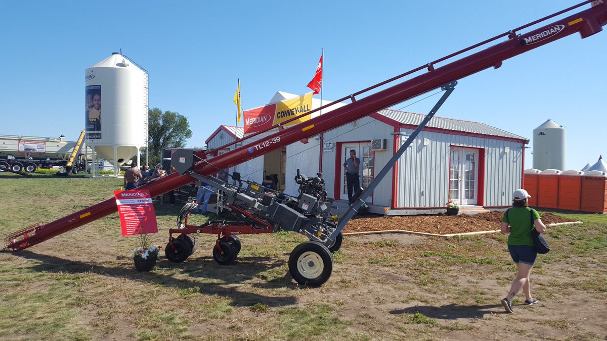 MeridianAugers's tweet photo. Ready for a busy show day. @AginMotion #AIM18.   Meridian Augers deliver the performance and reliability your farm needs. TL12-39, SLMD14-95. @meridianmfg   @MeridianAugers https://t.co/OiYnSjLG3u