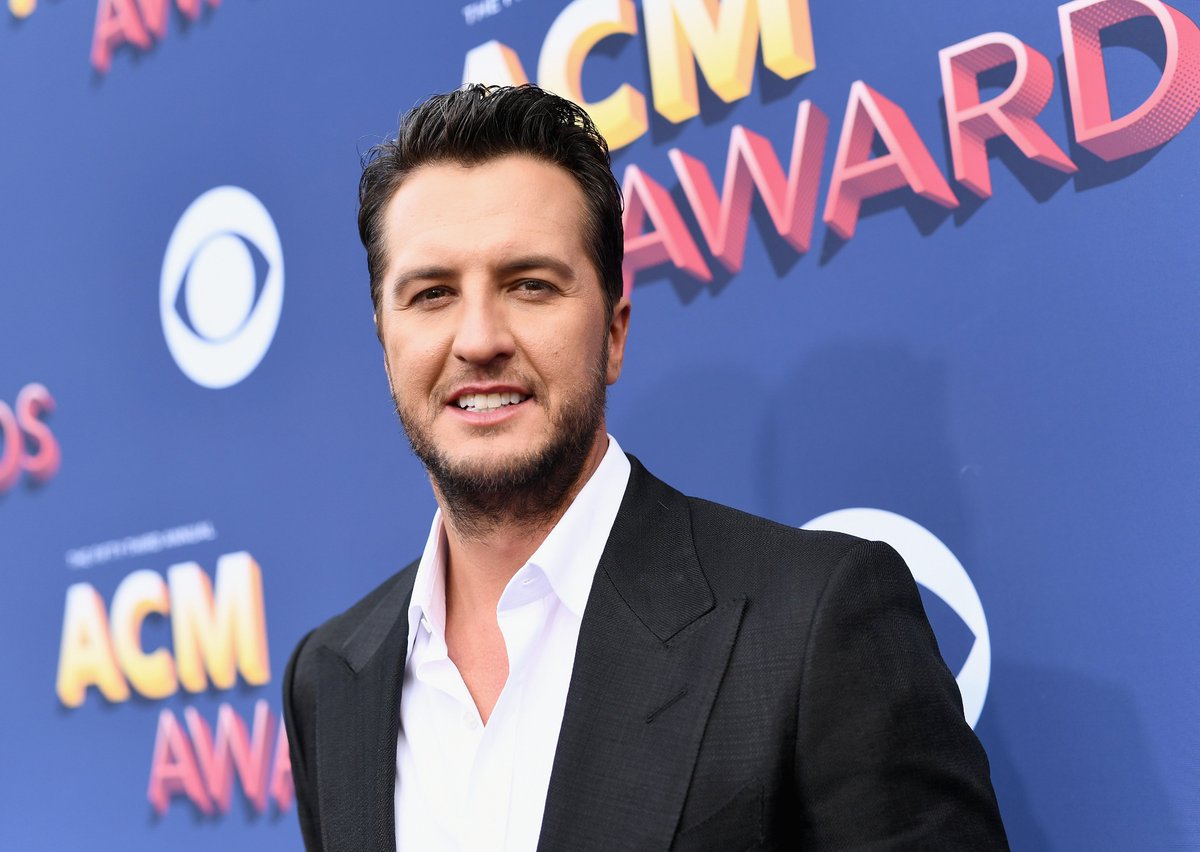 ACMawards's tweet photo. Sunrise, sunburn, sunset, repeat ☀️...Wishing @LukeBryanOnline a very sun-filled birthday today! 🎉 https://t.co/weuAkV5dcc